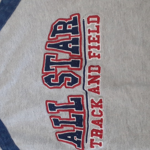 🌹 2 boys long sleeve shirts.Super Mario Brothers Track and field. 5T and small. - Picture 4 of 7